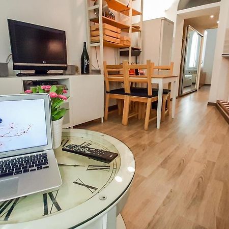 Altido Lovely 1-Br Flat With Easy Access To Centre Милан Экстерьер фото